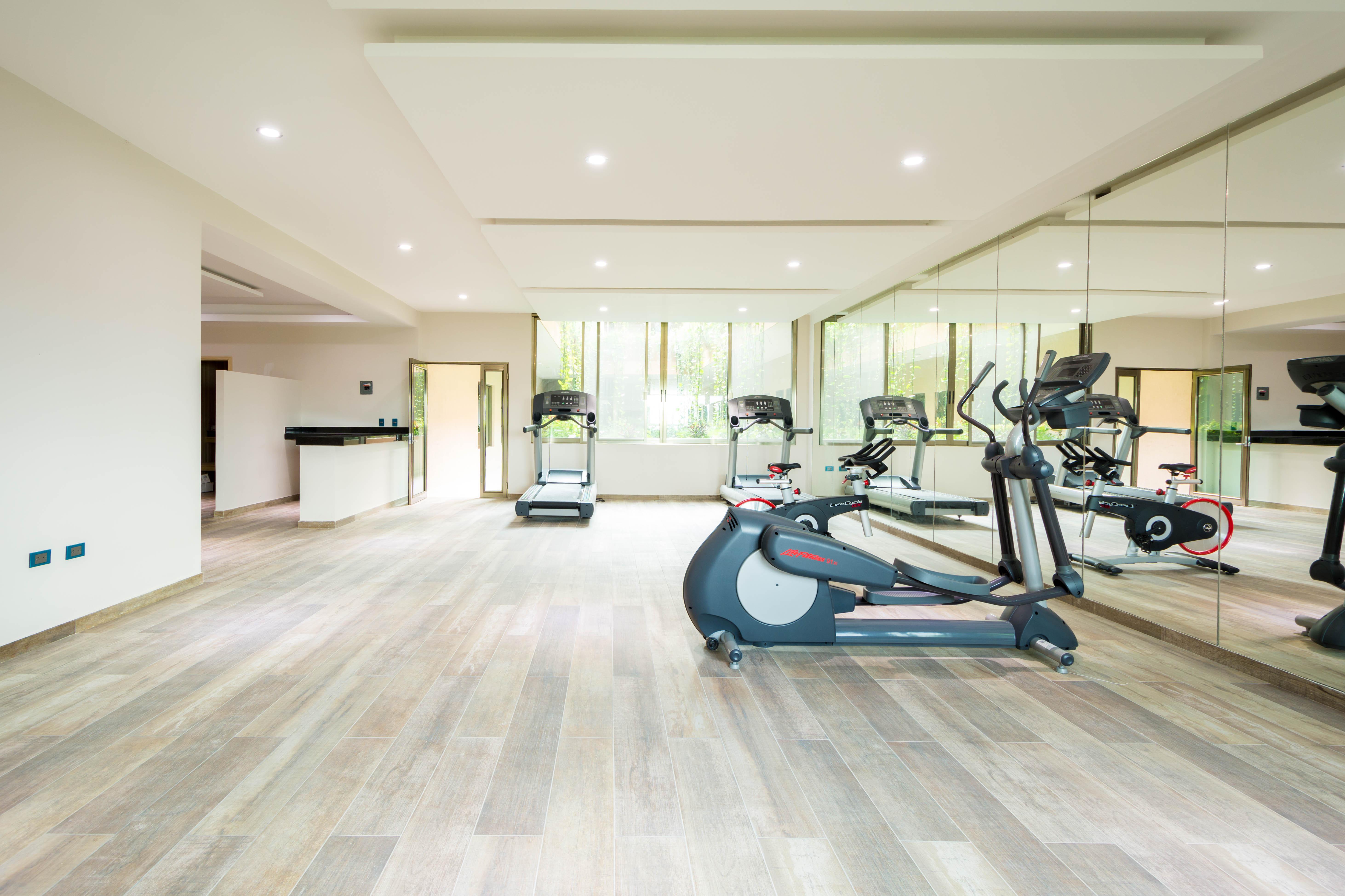 Palmarena Rooms & Residences - Long Stay Comfort With Parking, Sauna, Gym & Pool - Steps From 5Th Avenue Плая-дель-Кармен Экстерьер фото
